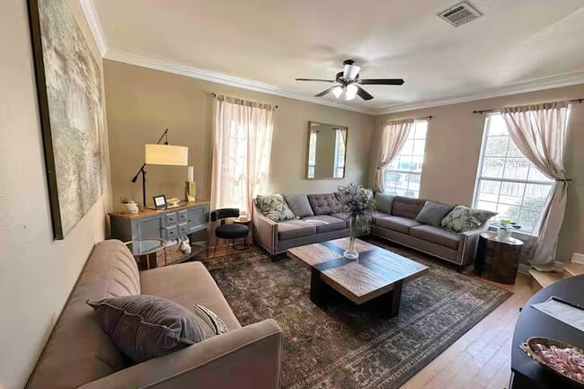 Building Photo - 2210 Christian St