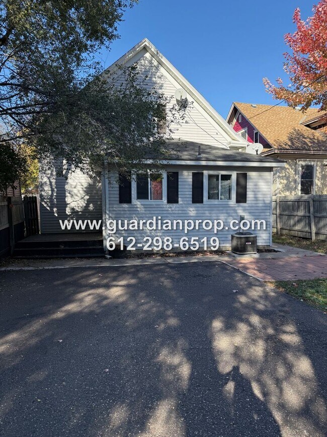 Building Photo - House on Selby Avenue Available Now, HW Fl...