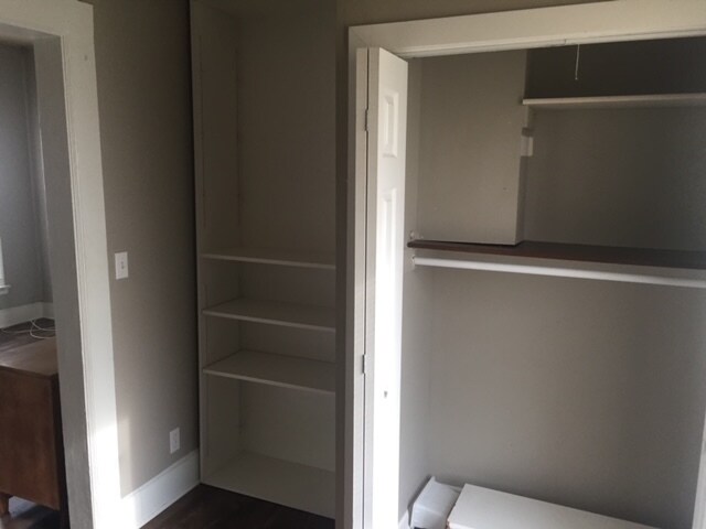 Building Photo - 16 E Main St