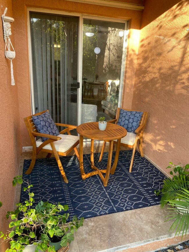 Building Photo - 1108 Myrtlewood Cir E