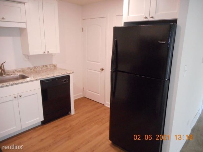 Building Photo - 2 br, 1.5 bath Townhome - 486 Duane Ter