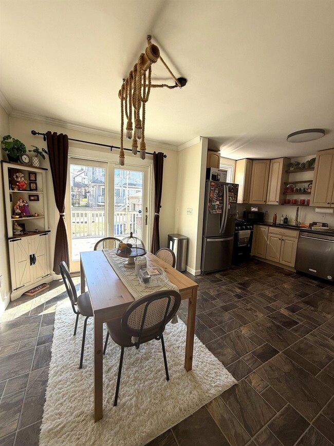 Building Photo - 1 Courrier Pl