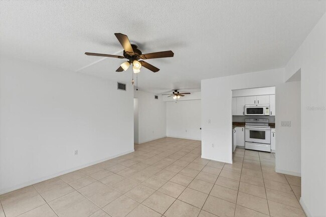 Building Photo - 5735 Gardens Dr