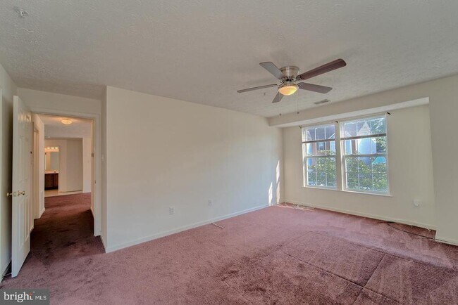 Building Photo - 7906 Valley Manor Rd