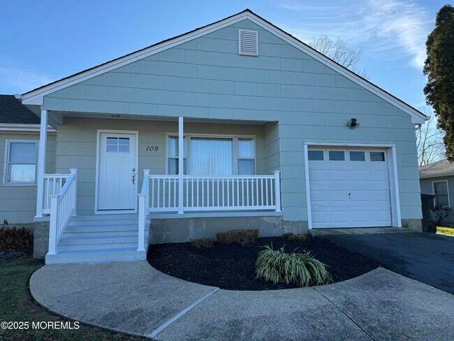 Primary Photo - 109 Westwood Dr