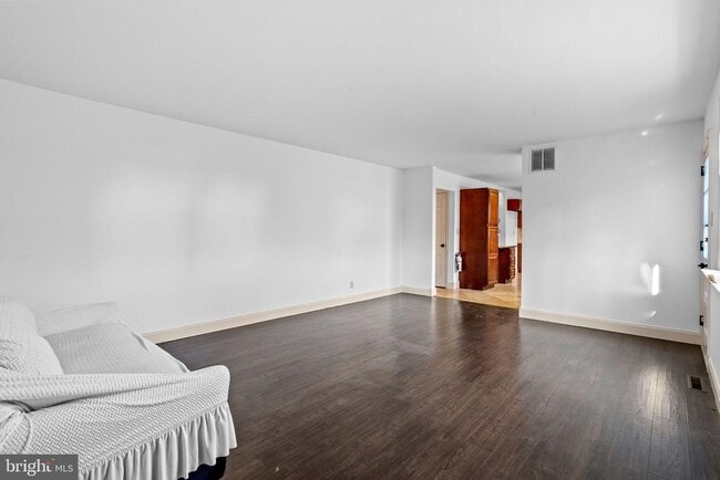 Building Photo - 410 Barby Ln