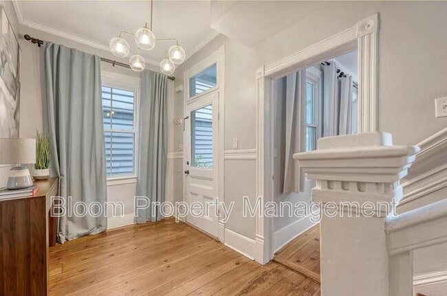 Building Photo - 169 Fishburne St