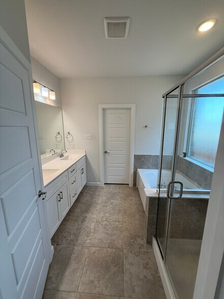 Building Photo - 5313 Waterview Ct