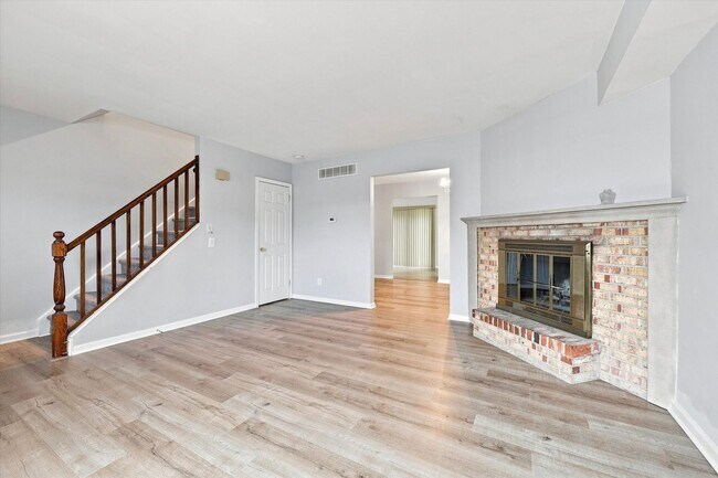 Building Photo - 701 Renner Rd