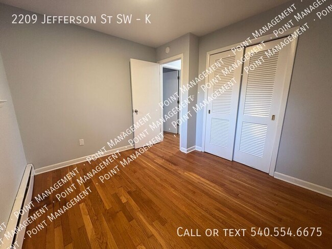 Building Photo - 2209 Jefferson St SW