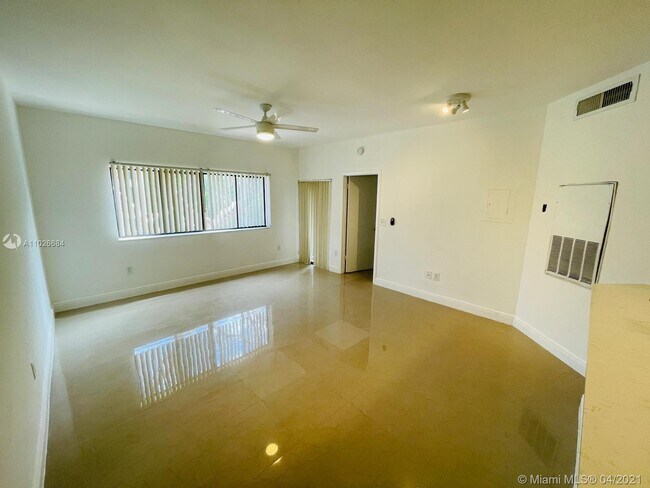 Building Photo - 2445 SW 18th Terrace