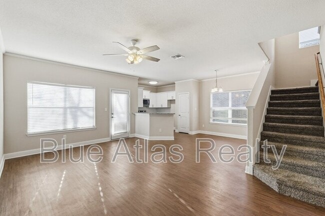 Building Photo - 268 Castleridge Dr