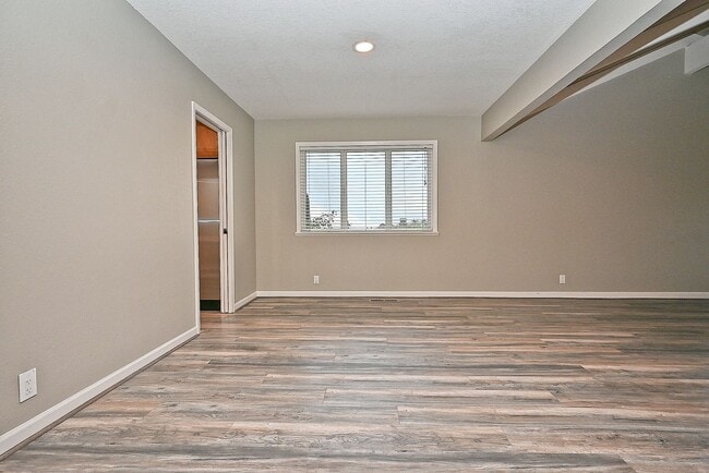 Building Photo - $3,950 -- STUNNING 4B/2BTH HOME IN BRIAR H...