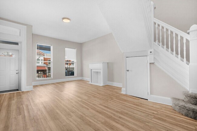 Building Photo - Charming 3-Bedroom with High Ceilings & Modern Updates