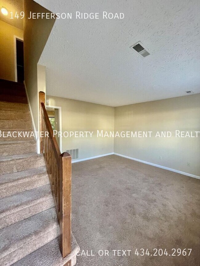 Building Photo - 149 Jefferson Ridge Rd