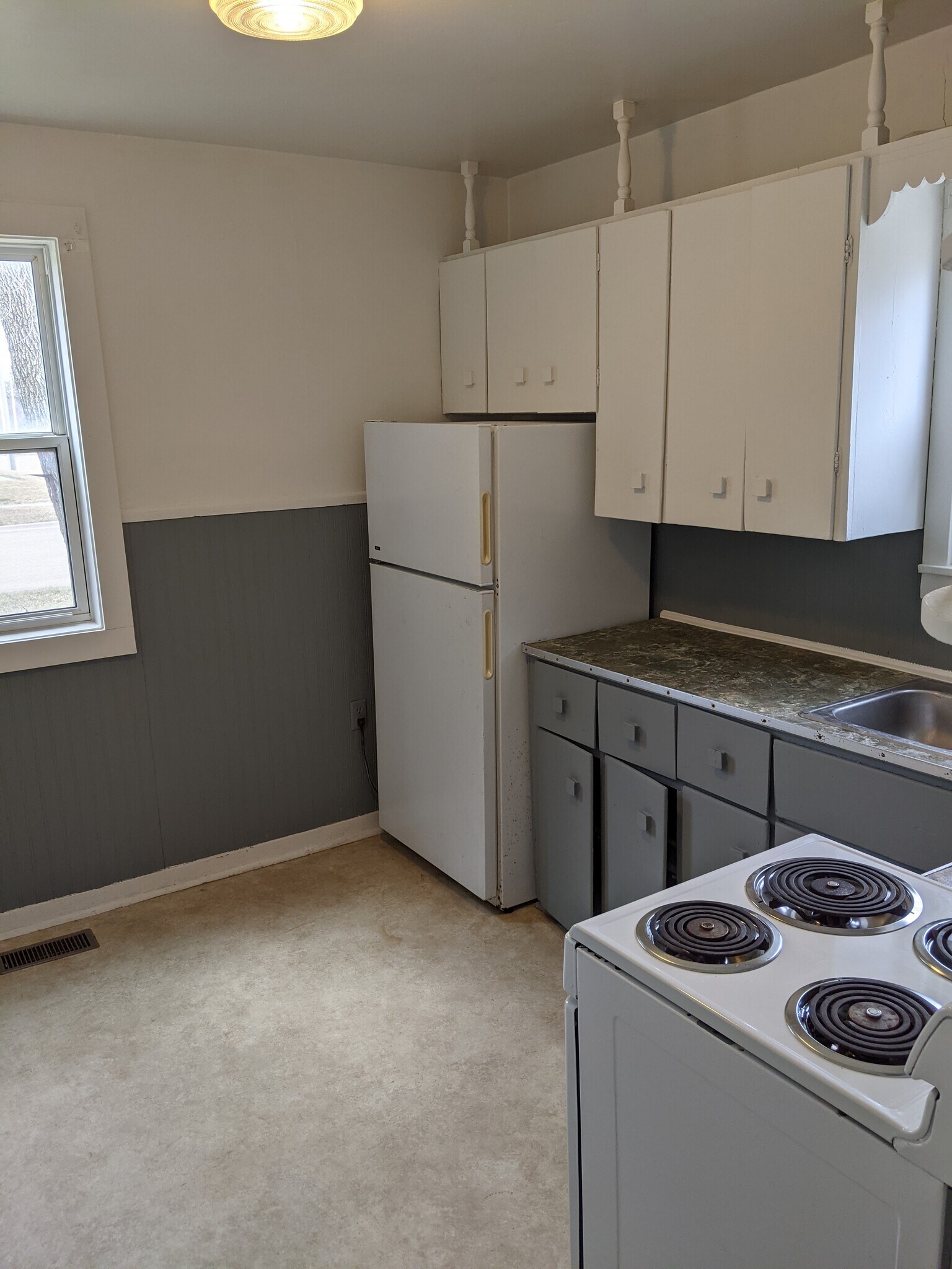 Building Photo - 200 11th St NE