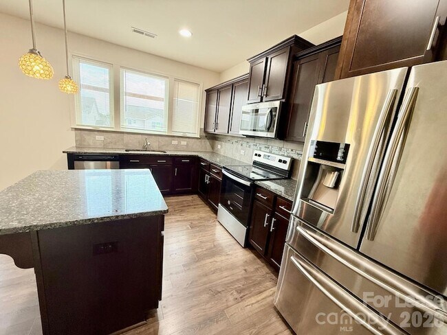 Building Photo - 4909 Grace View Dr