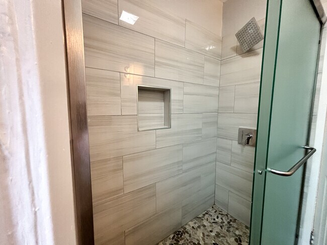 Bathroom - 10506 Haas Ave