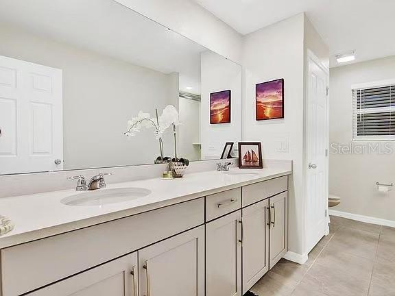Building Photo - 1919 Tropical Palms Cir