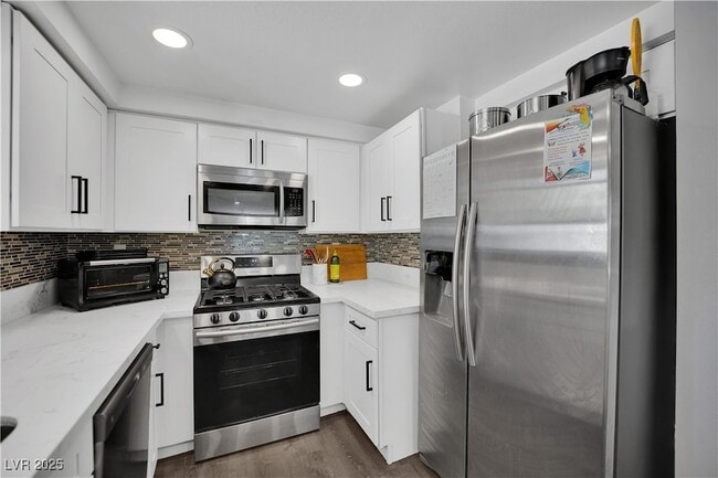 Building Photo - 3959 Salisbury Pl