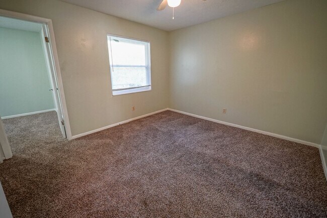 Building Photo - 2304 Hartsfield Ct