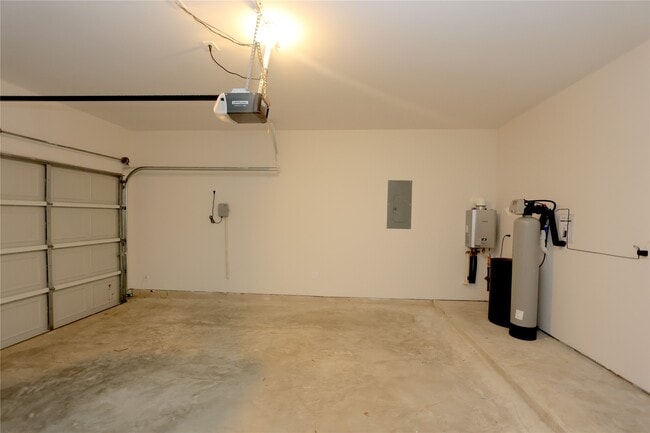Building Photo - 1606 Cedar Pointe Ct