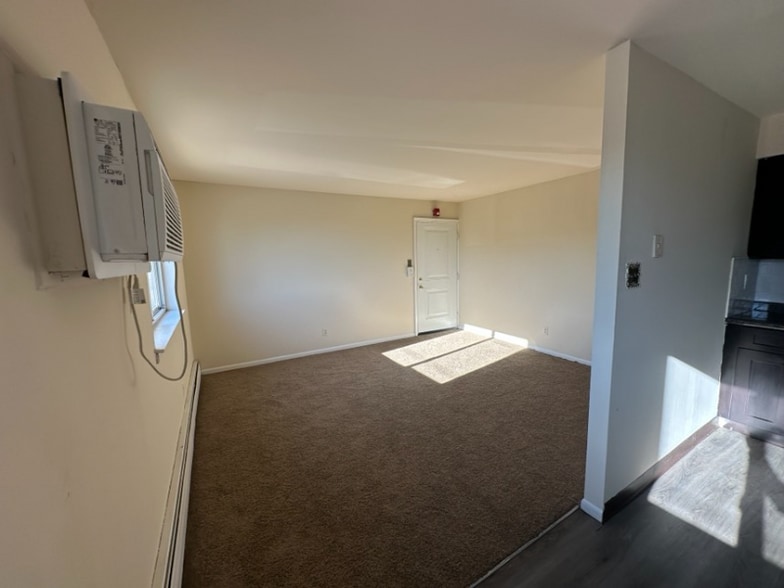 Building Photo - 6320 Keystone St