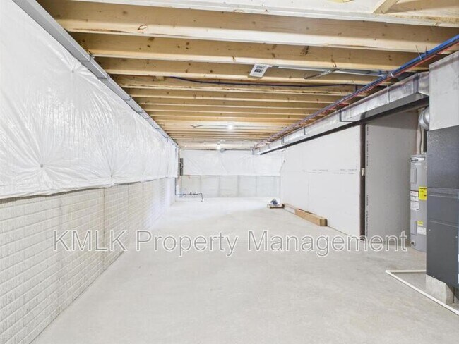 Building Photo - 518 Bishop St