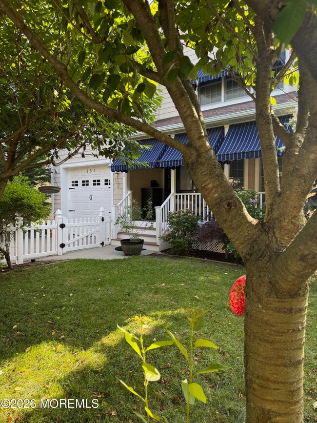 Building Photo - 331 Richmond Ave