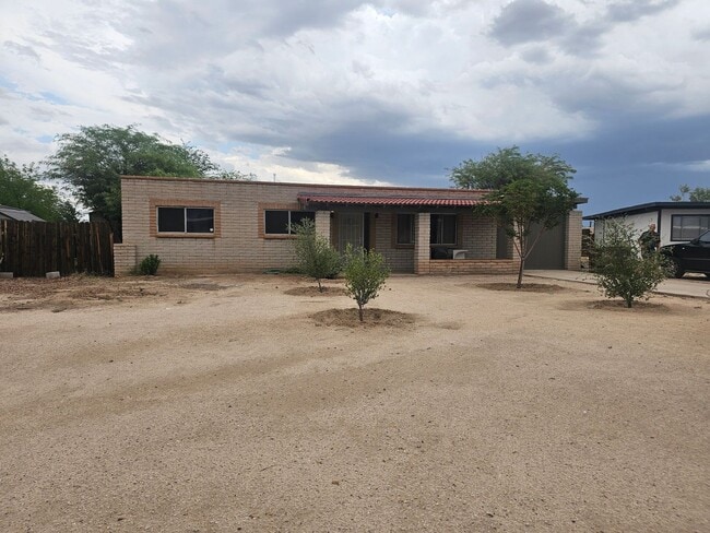 Building Photo - Casas Del Oeste