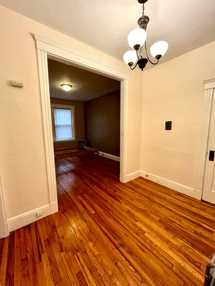 Building Photo - 59 Lanark Rd