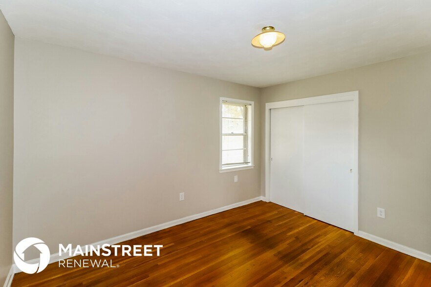Building Photo - 1165 Finch Cove