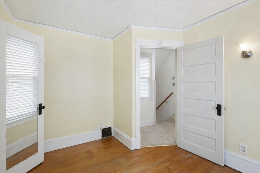 Building Photo - 346 Cleveland Ave N