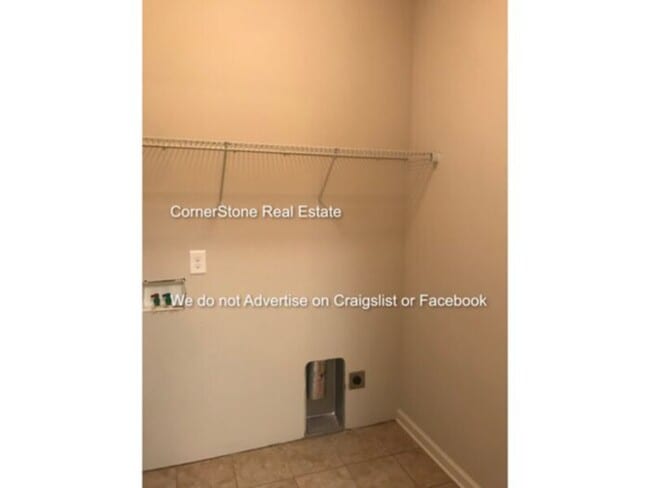 Building Photo - 4040 Bardstown Ct