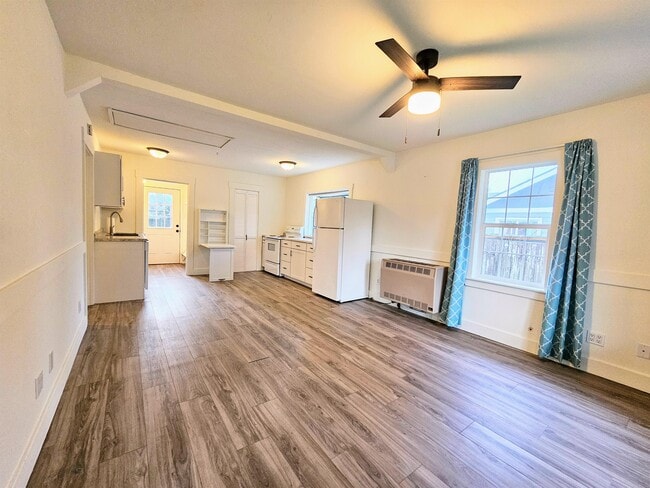 Building Photo - 508 Binghampton St