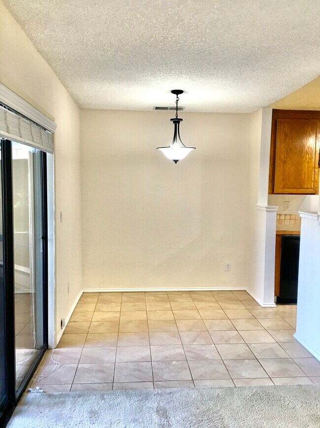 Building Photo - 815 Sea Spray Ln