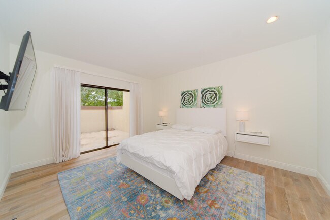 Building Photo - 11397 Pond View Dr