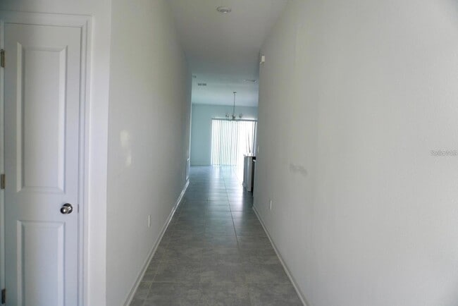 Building Photo - 2051 Punch Bowl Ave