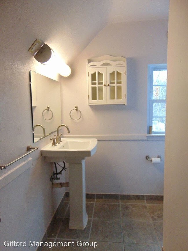 Building Photo - 5 br, 3 bath House - 4116 Gosnold Ave