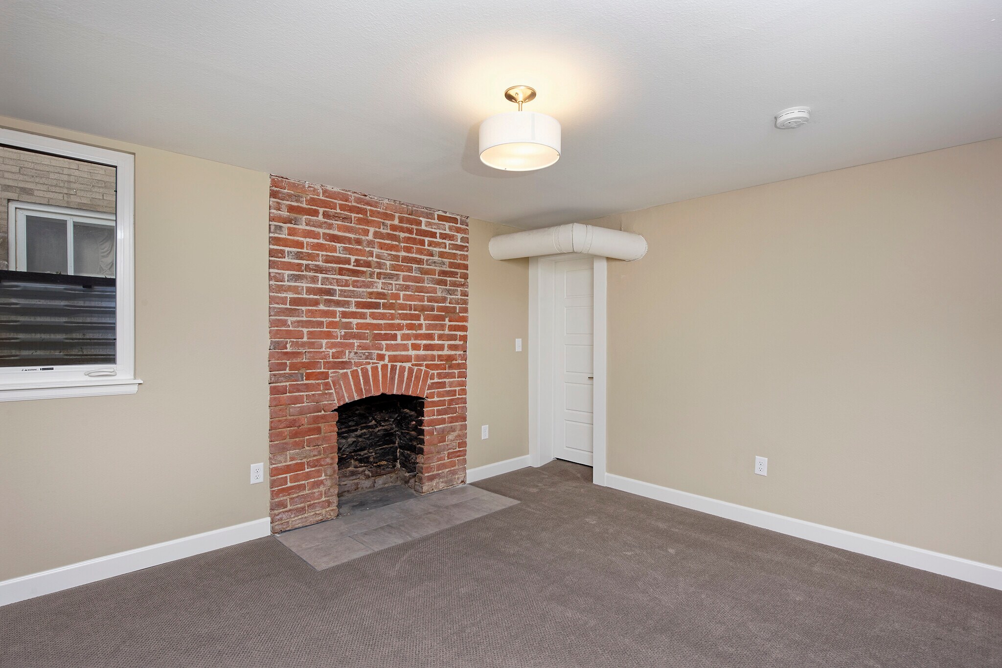 Primary bedroom with walk-in closet - 915 Clarkson Street