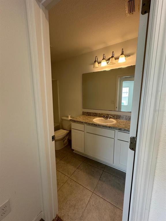 Building Photo - 118 Mandovi St