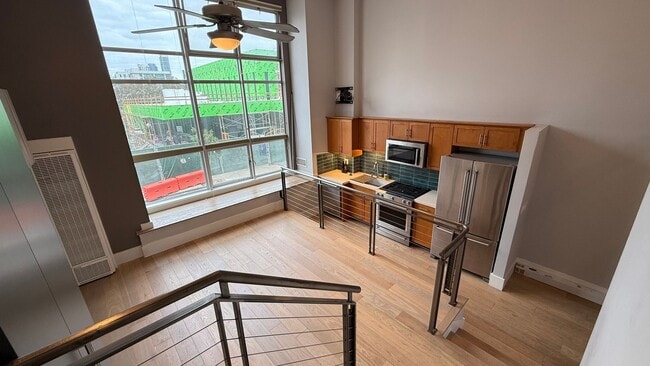 Building Photo - EPIC REA- Amazing SOMA Loft w/View - 1 BR/1.5 BA, Parking, Storage