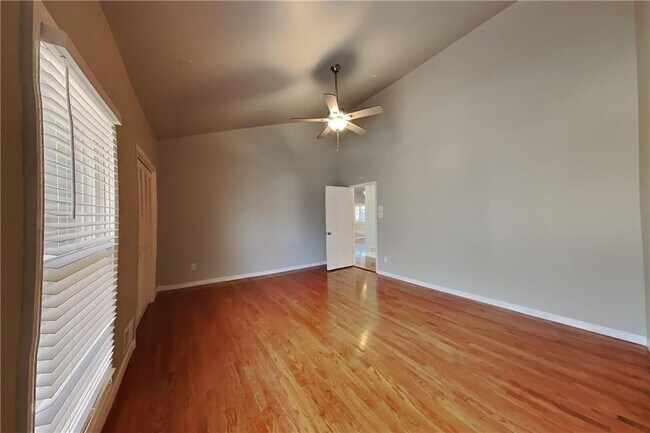 Building Photo - 2453 Lorrie Dr