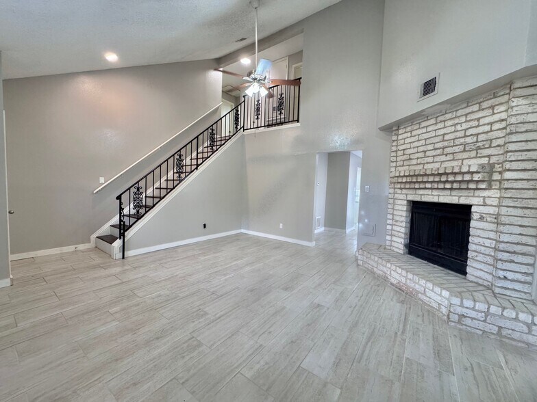 Building Photo - 9414 Crystal Cove Cir