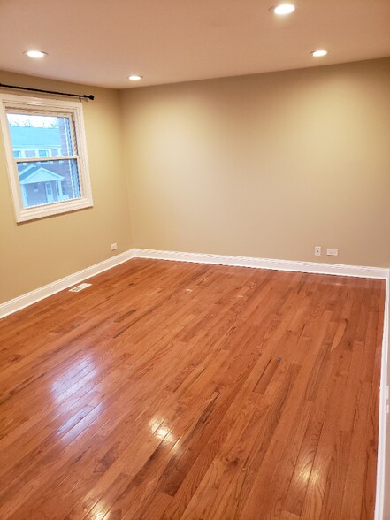 Building Photo - 2128 Rugen Rd