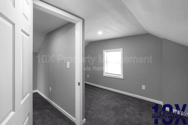 Building Photo - 2767 Hiawatha St