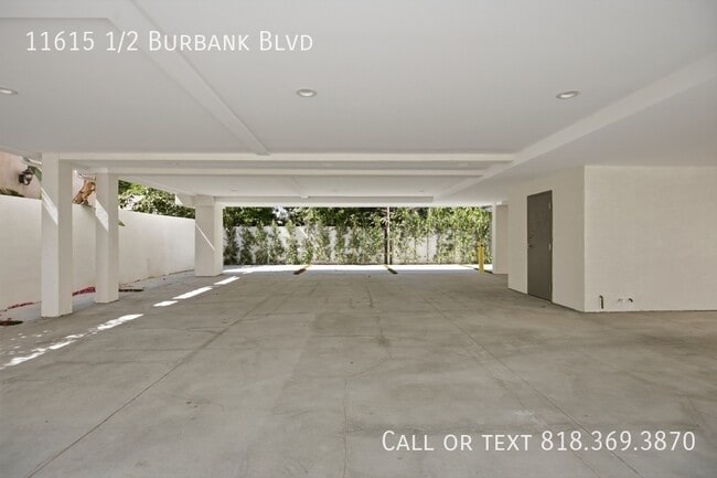 Building Photo - 11615 1/2 Burbank Blvd-