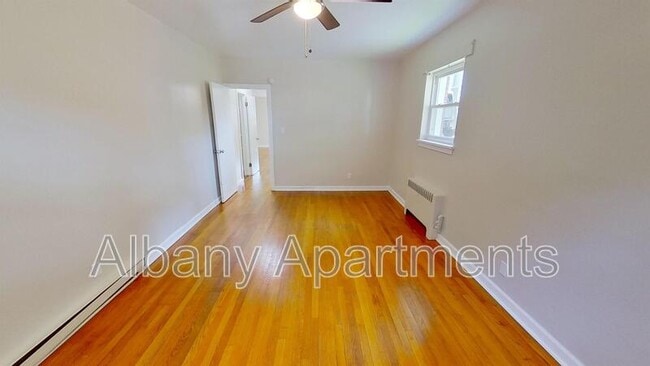 Building Photo - 31 Parkwood St