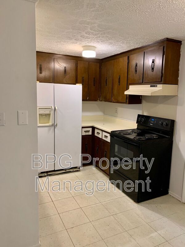 Building Photo - 123 Circle Dr