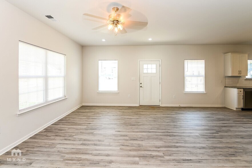 Building Photo - 7117 Plott Rd